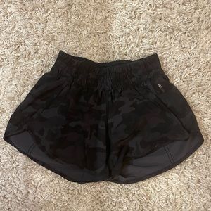 Lululemon Tracker Short 4”
